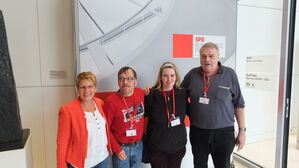Axel Dietrich, Nadine König und Manfred Lehmann zusammen mit Gabriele Katzmarek